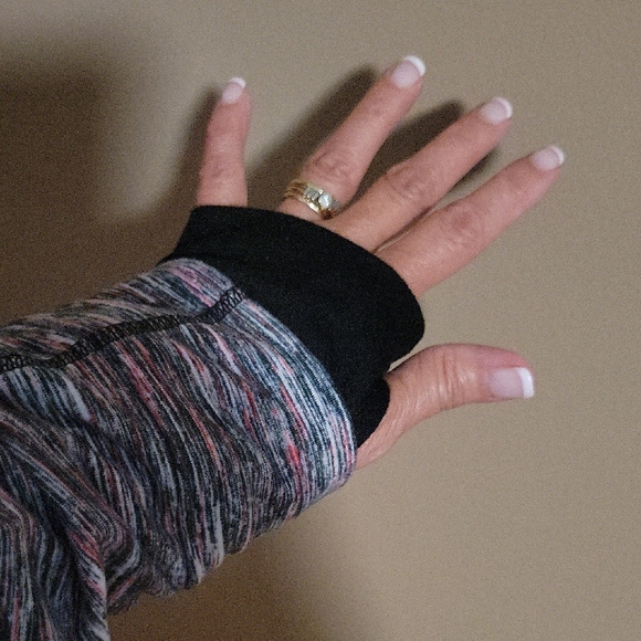 Tangerine Black and Pink Ski Jacket with Full-Zip Closure - Picture 6 of 6